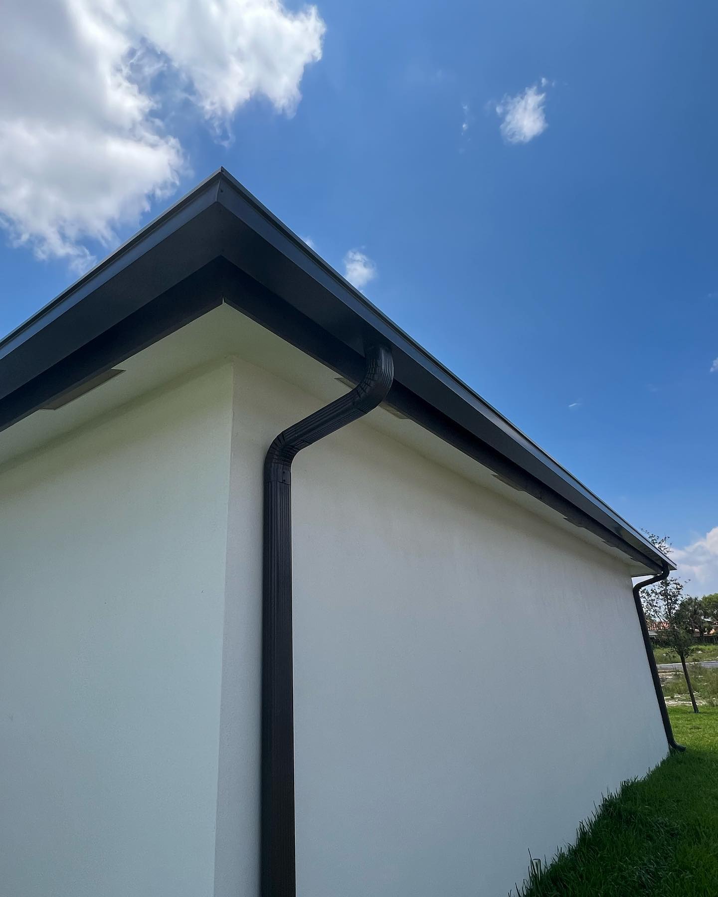 Southwest Florida home with clean seamless rain gutters installed by CAG Solutions in Cape Coral, FL